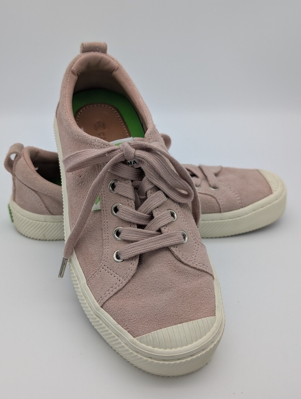 Cariuma OCA Low top  Unisex Sneakers W 8 - M  6.5